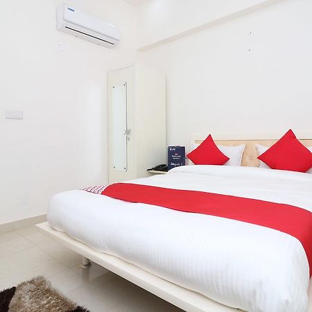 Oyo 13406 Hotel Golden Leaf Bareilly Eksteriør billede