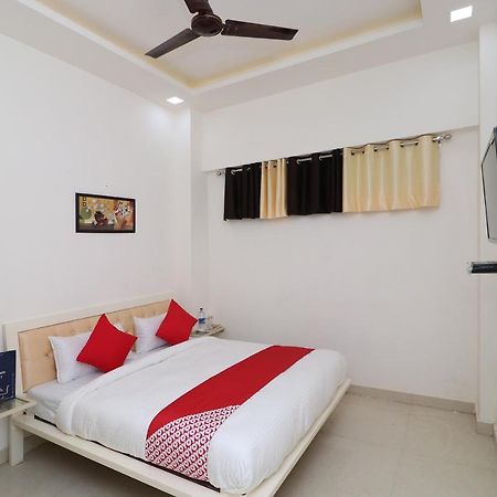 Oyo 13406 Hotel Golden Leaf Bareilly Eksteriør billede
