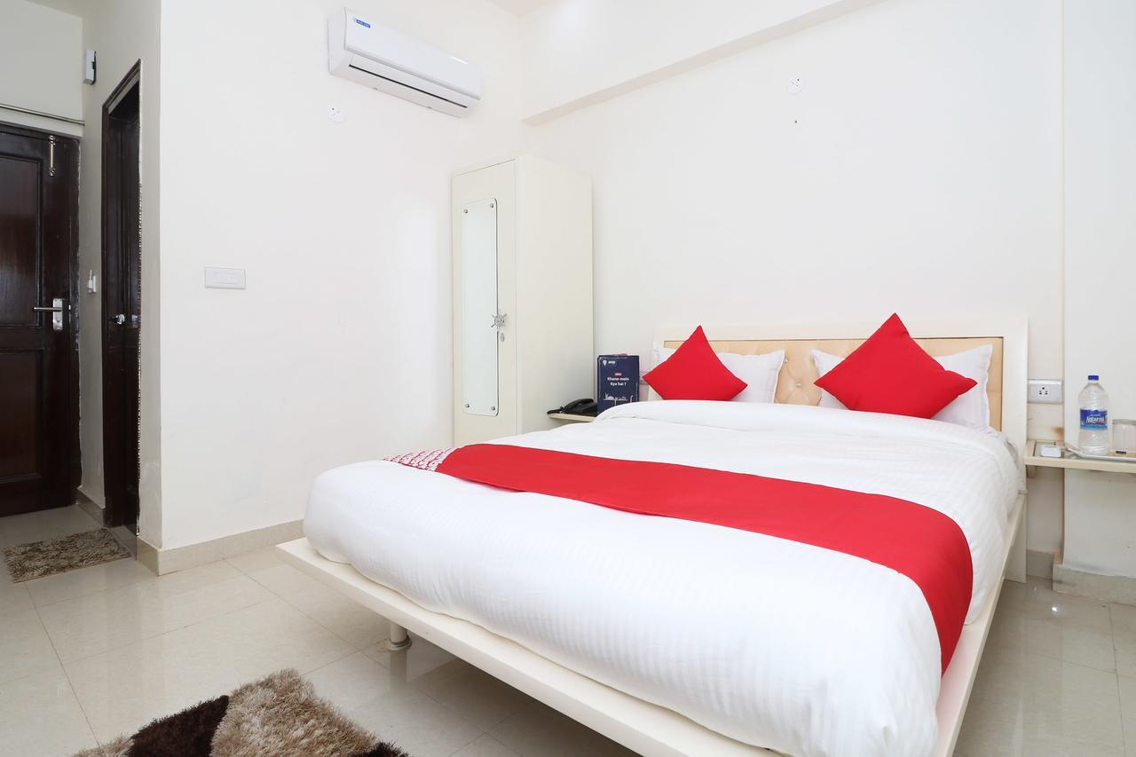 Oyo 13406 Hotel Golden Leaf Bareilly Eksteriør billede