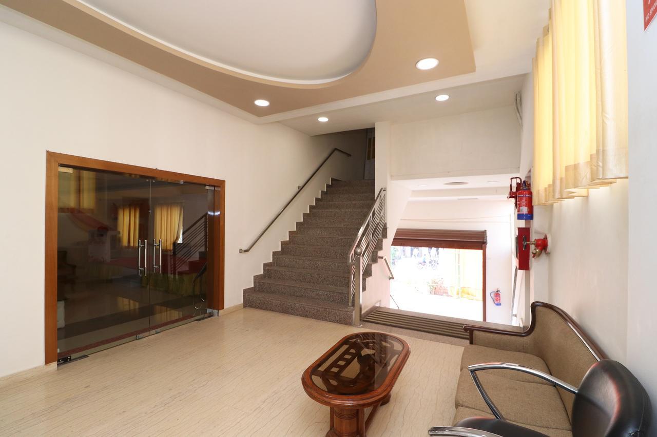 Oyo 13406 Hotel Golden Leaf Bareilly Eksteriør billede