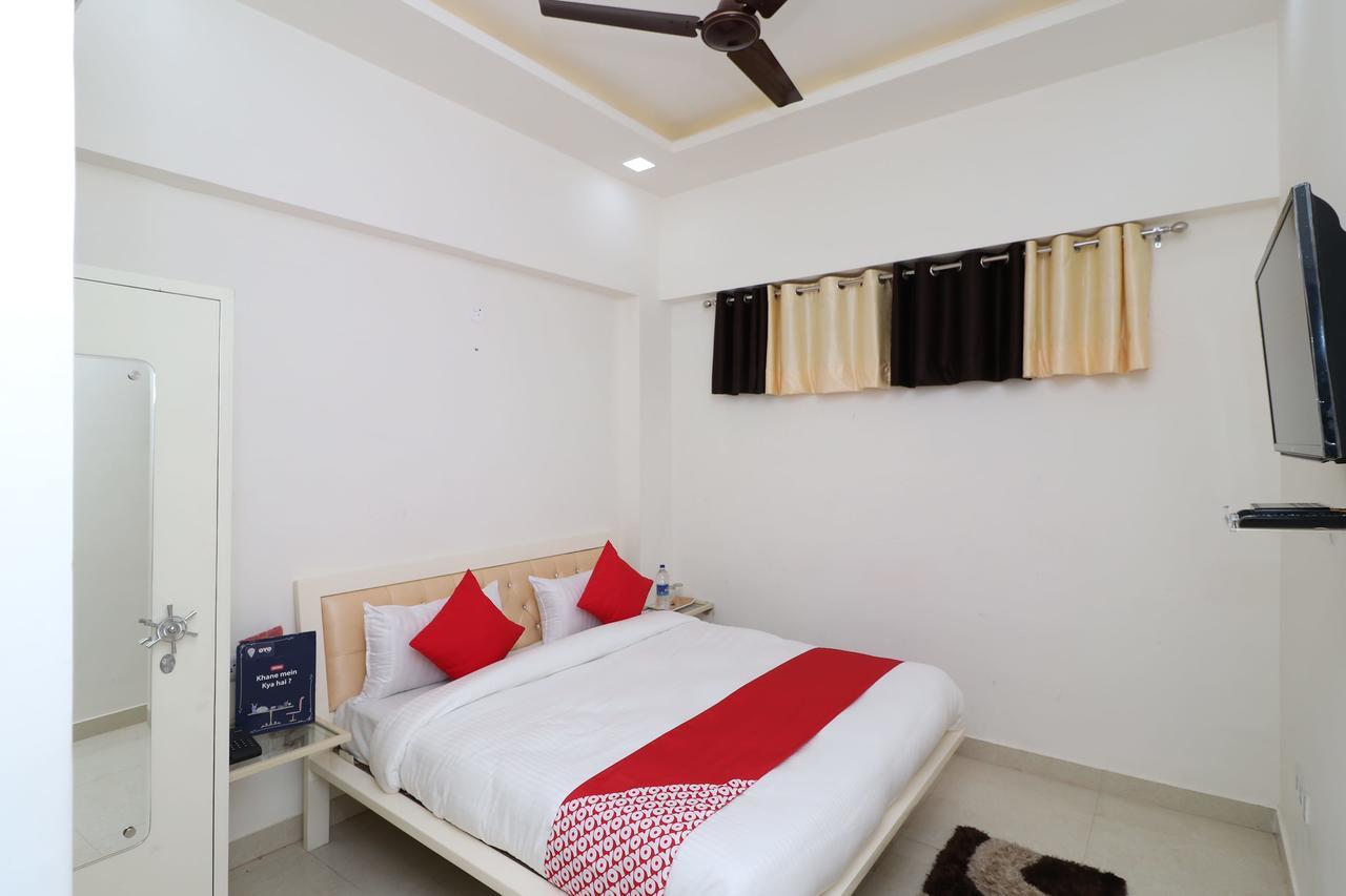 Oyo 13406 Hotel Golden Leaf Bareilly Eksteriør billede