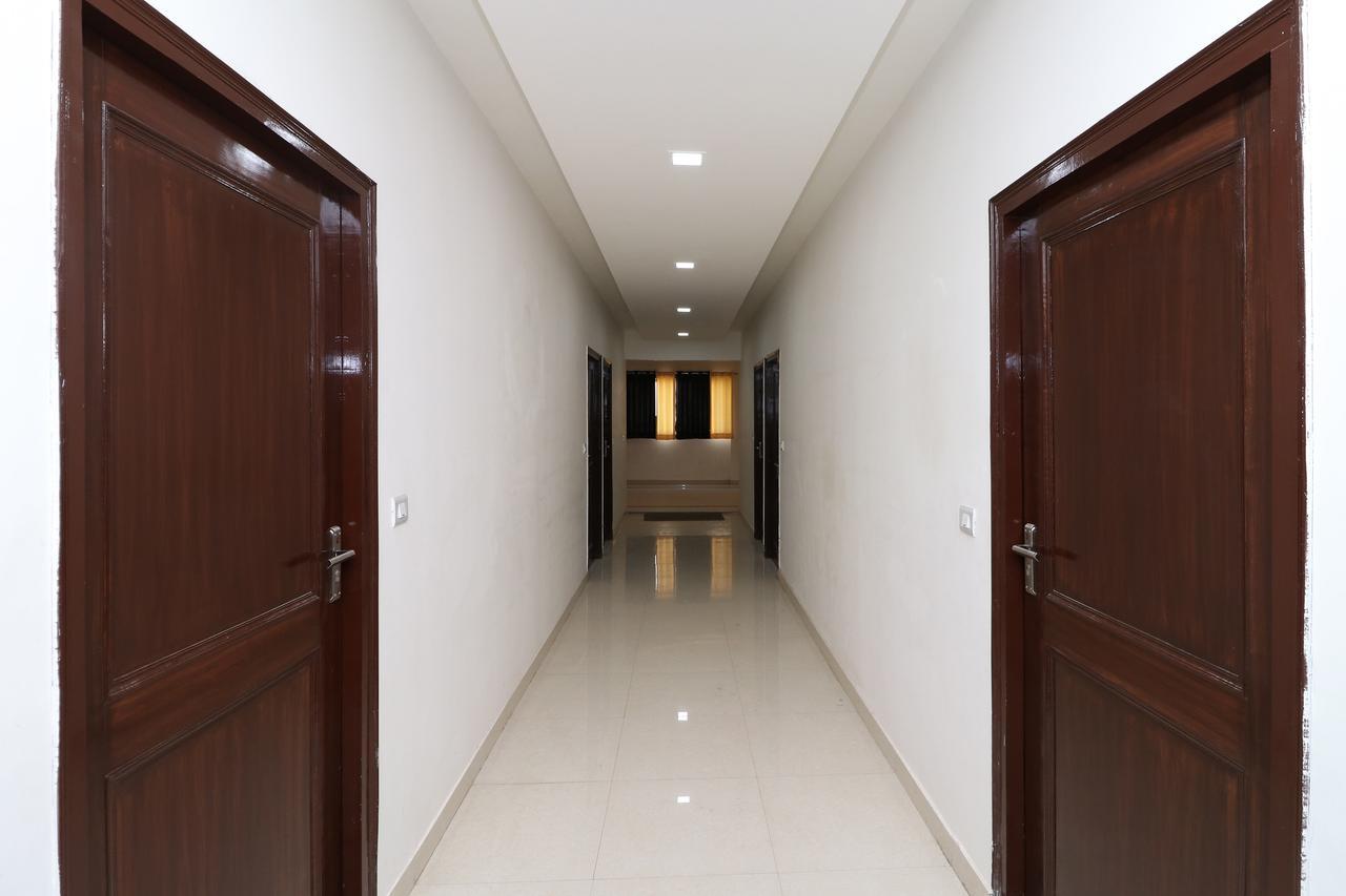 Oyo 13406 Hotel Golden Leaf Bareilly Eksteriør billede