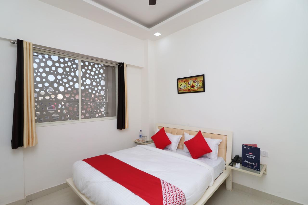Oyo 13406 Hotel Golden Leaf Bareilly Eksteriør billede