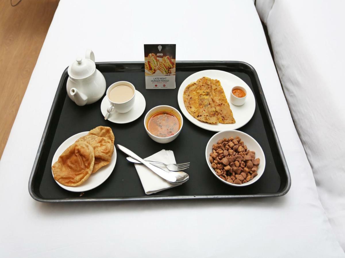 Oyo 13406 Hotel Golden Leaf Bareilly Eksteriør billede